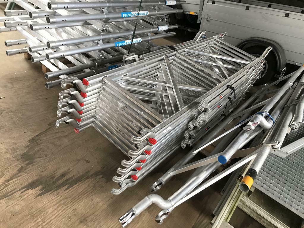 Nieuwe en gebruikte Altrex guardrail / voorloopleuning 2.45M, Ophalen, Nieuw, Rolsteiger of Kamersteiger