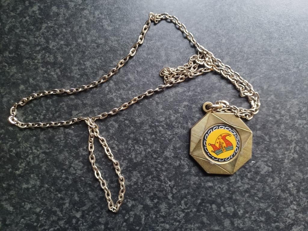 Carnavals medaille onderscheiding CV De Peelvruijters 1986, Postzegels en Munten, Penningen en Medailles, Ophalen, Overige materialen