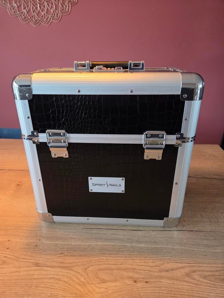 Professionele Koffer gel nagellak met alle toebehoren, Zwart, Ophalen of Verzenden, Zo goed als nieuw, Met slot