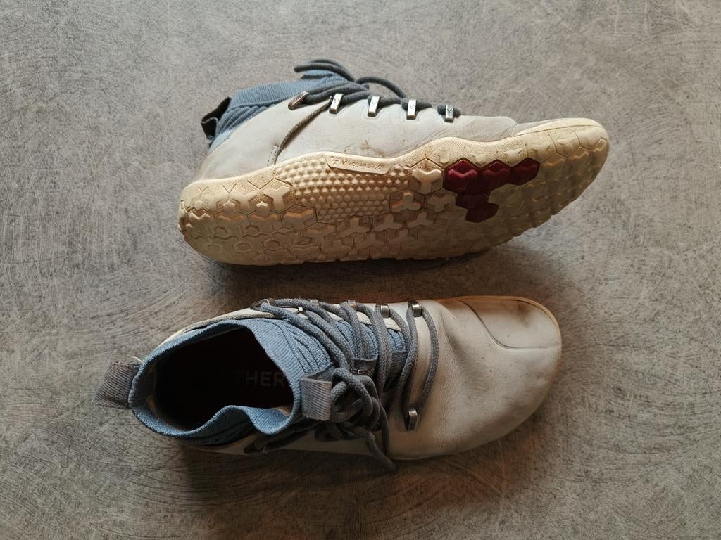 Vivobarefoot lichtblauw leder maat 39, Gebruikt, Schoenen, Ophalen of Verzenden, Jongen
