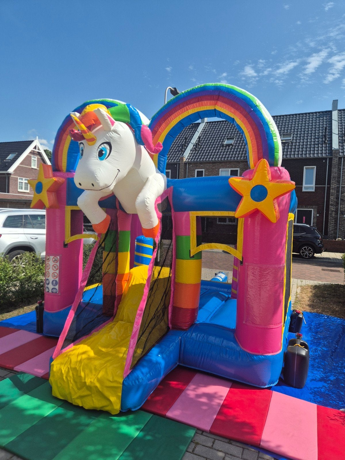 Unicorn springkussen huren — Springkamp, Hobby en Vrije tijd, Feestartikelen | Verhuur, Ophalen, Zo goed als nieuw