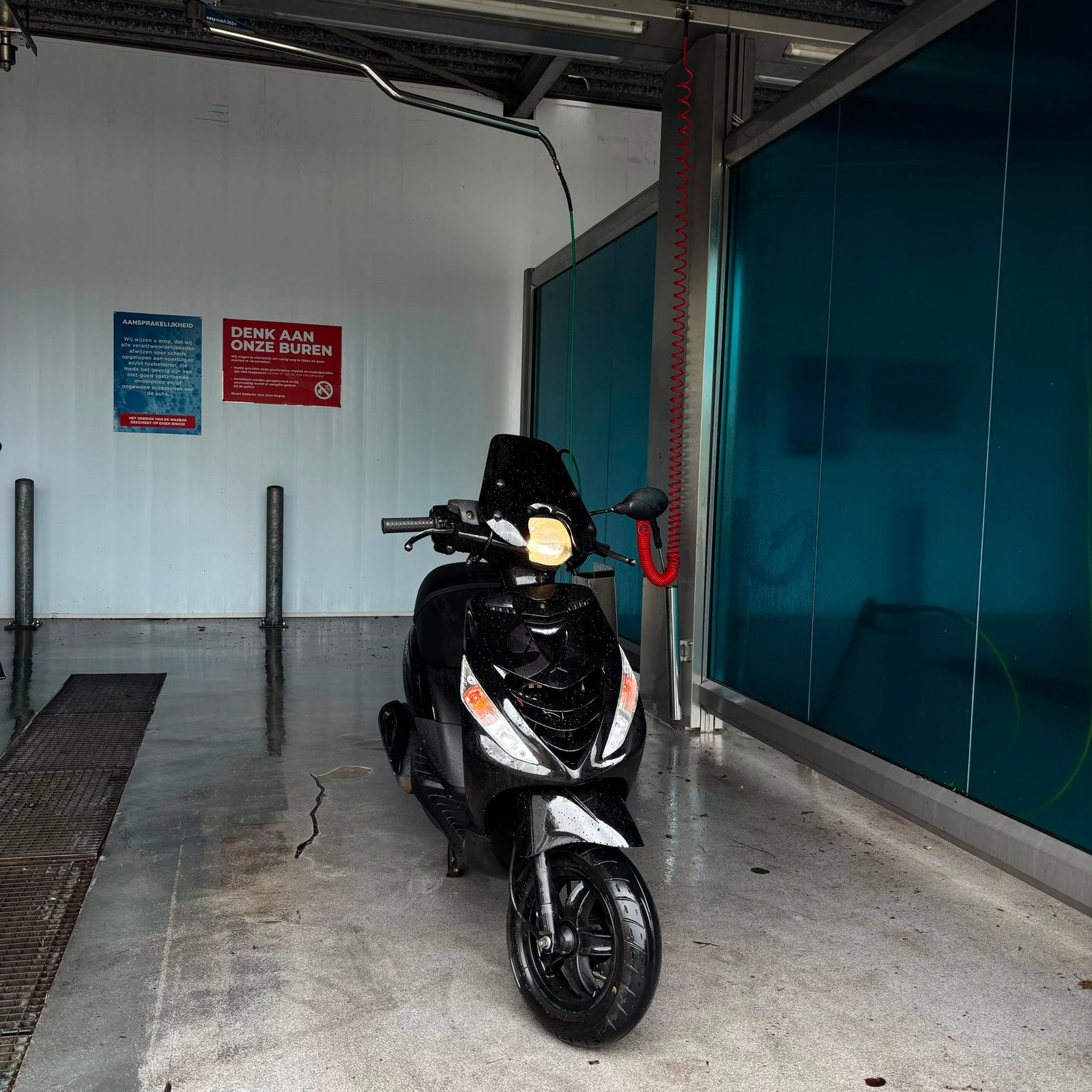 Piaggio Zip Scooter - Zwart 2018 met kickstart, Fietsen en Brommers, Scooters | Piaggio, Ophalen, Zip, Zo goed als nieuw, Benzine