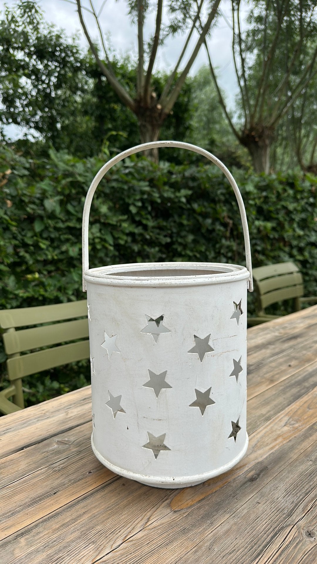 Houtwn windlicht, Huis en Inrichting, Woonaccessoires | Kandelaars en Kaarsen, Ophalen of Verzenden, Gebruikt, Hout, 25 tot 50 cm