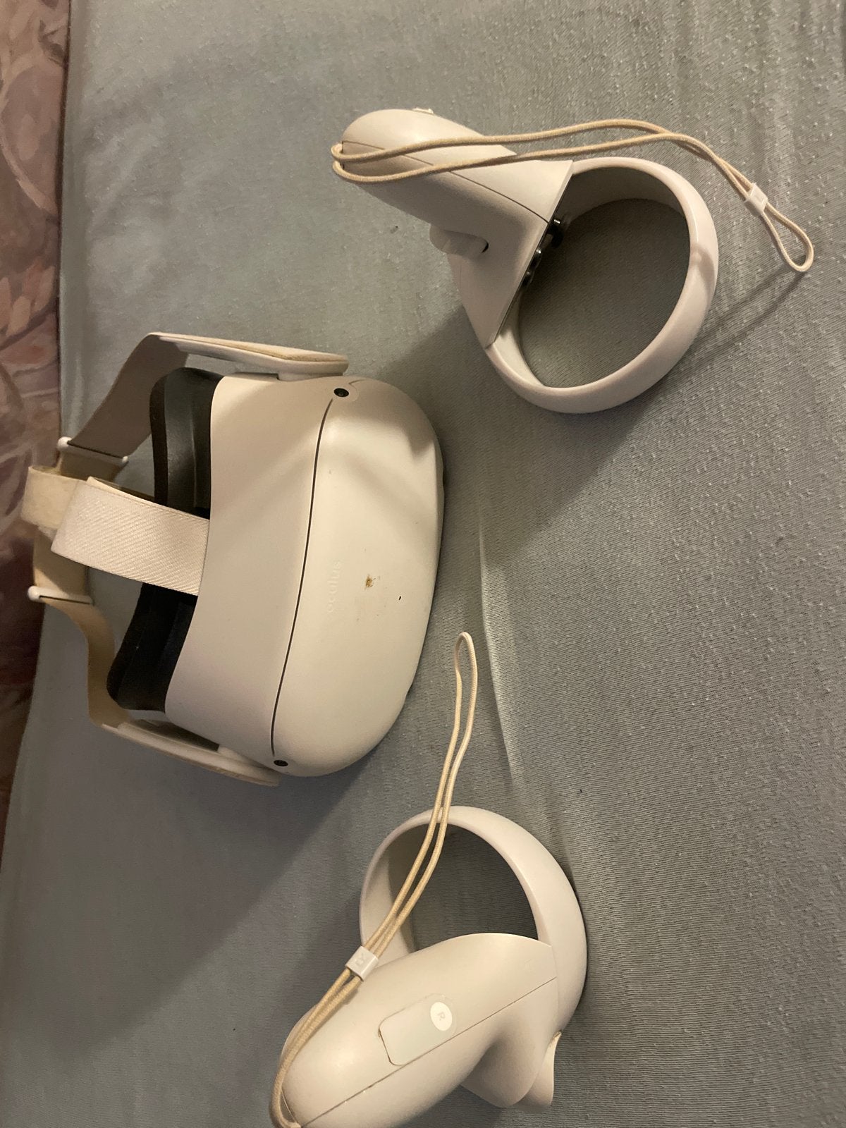 Meta Quest 2 VR-headset met controllers, Spelcomputers en Games, Virtual Reality, Ophalen of Verzenden, Gebruikt, VR-bril, Overige platformen