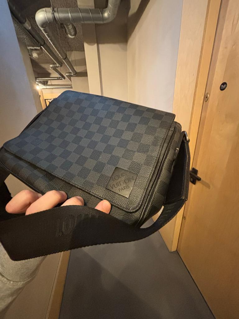 Louis Vuitton heuptas, Sieraden, Tassen en Uiterlijk, Tassen | Schoudertassen, Overige merken, Zwart, Ophalen of Verzenden, Zo goed als nieuw
