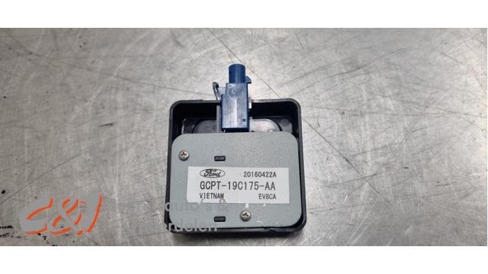 Antenne Versterker van een Ford Tourneo Connect, Gebruikt, -, -, Ophalen of Verzenden