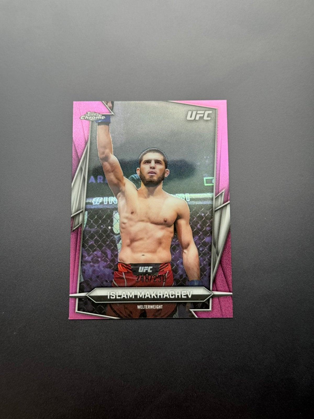 Islam Makhachev – 2026 Topps Chrome UFC Pink Refractor /250, Ophalen of Verzenden, Zo goed als nieuw, Plaatje