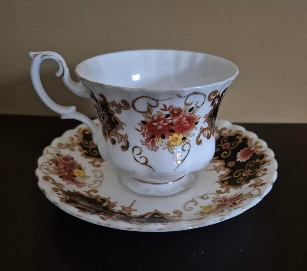 Royal Albert Heritage The Duchess Theekop en Schotel, Antiek en Kunst, Ophalen of Verzenden