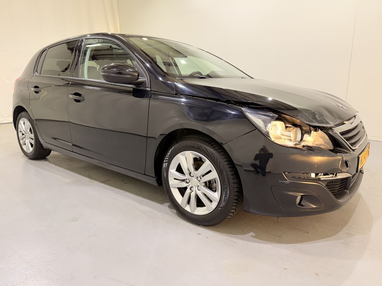 Peugeot 308 HB 1.2 Blue Lease Exe. Pano (bj 2016), Webaccessibility@stellantis.com, 1199 cc, Stellantis N.V., Zwart