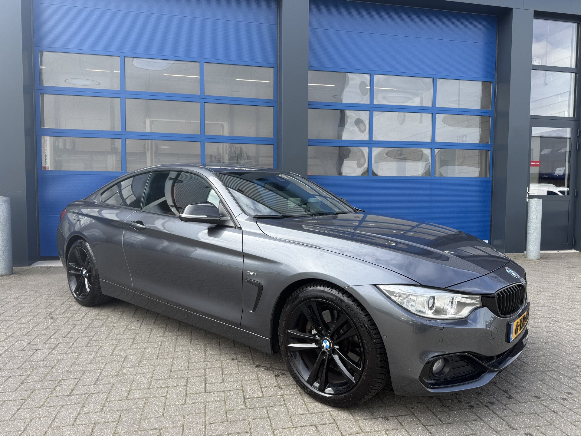 BMW 4 Serie Coupé 428i 245pK Automaat| Leder| Achteruitrijc, Auto's, Automaat, 745 kg, Achterwielaandrijving, Gebruikt