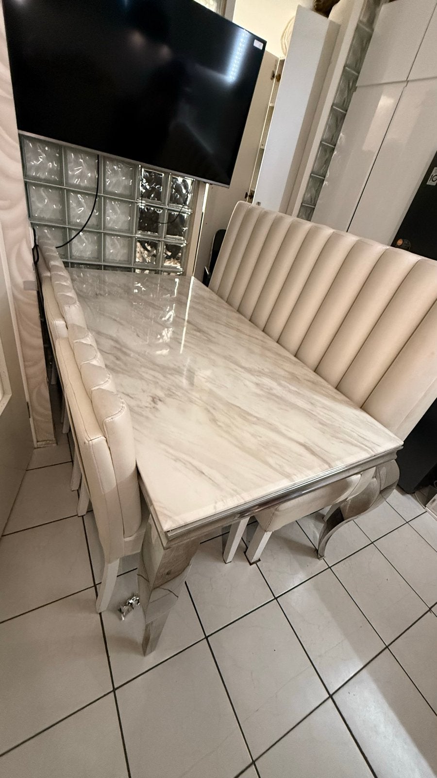 Eettafel marmer met zilverkleurige poten en zitmeubelen, Ophalen, Zo goed als nieuw, Vijf personen of meer, Rechthoekig