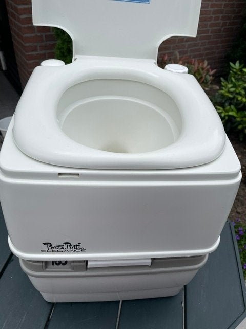 Chemisch Toilet (Camping), Ophalen, Gebruikt
