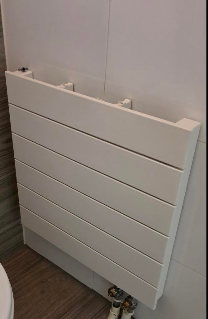 Witte radiator, 50x50 en 60x60, Doe-het-zelf en Verbouw, Verwarming en Radiatoren, Ophalen, 30 tot 80 cm, 500 tot 800 watt, Radiator