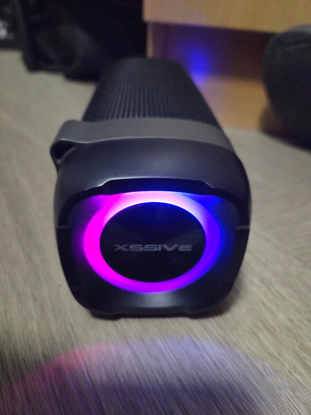 XSSIVE Draagbare Bluetooth Speaker met Lichteffecten, Overige merken, Ophalen of Verzenden, Zo goed als nieuw, Draagbare speaker