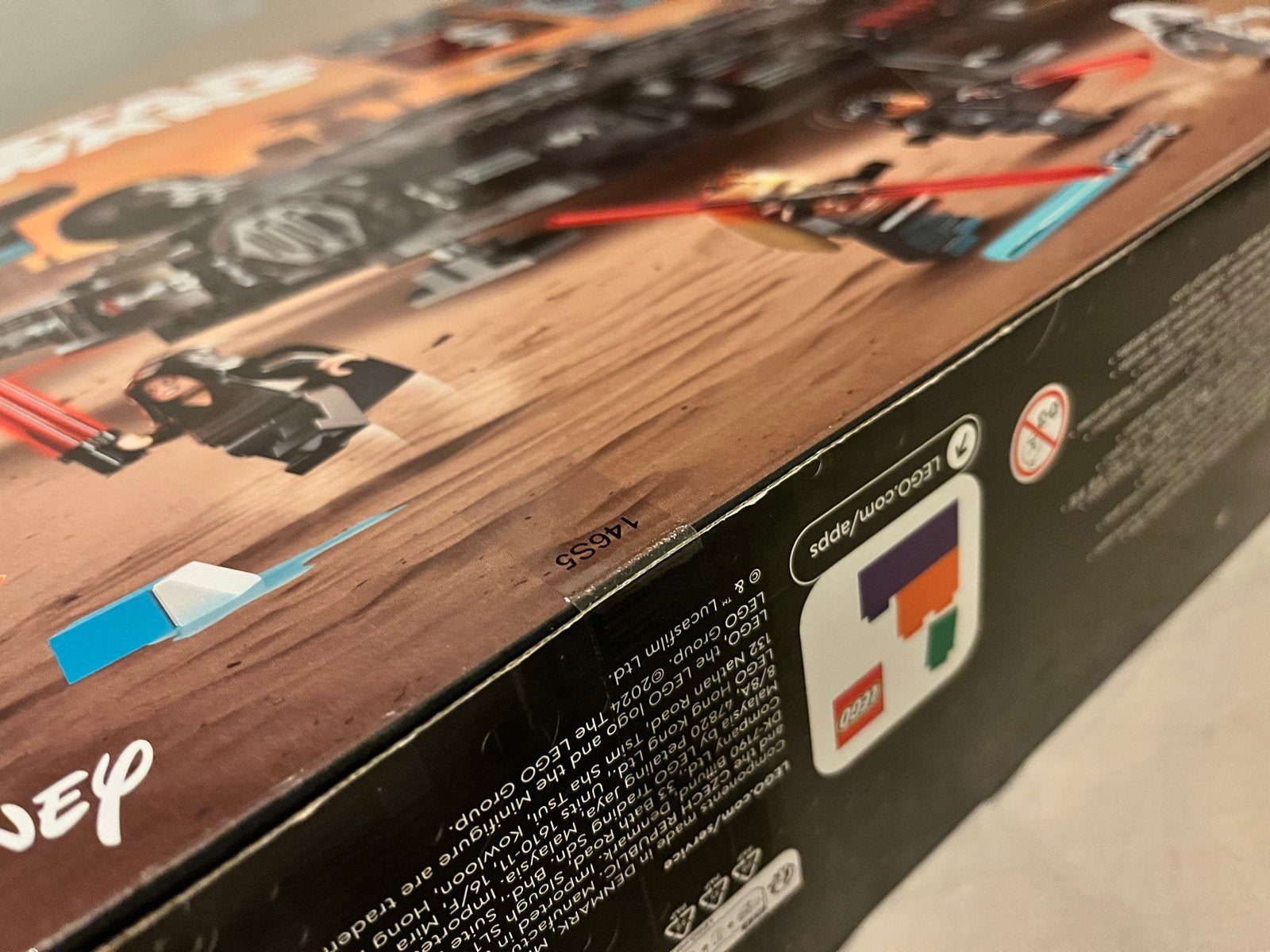 Foto 8 van LEGO Star Wars 75389 The Dark Falcon - Nieuw in doos