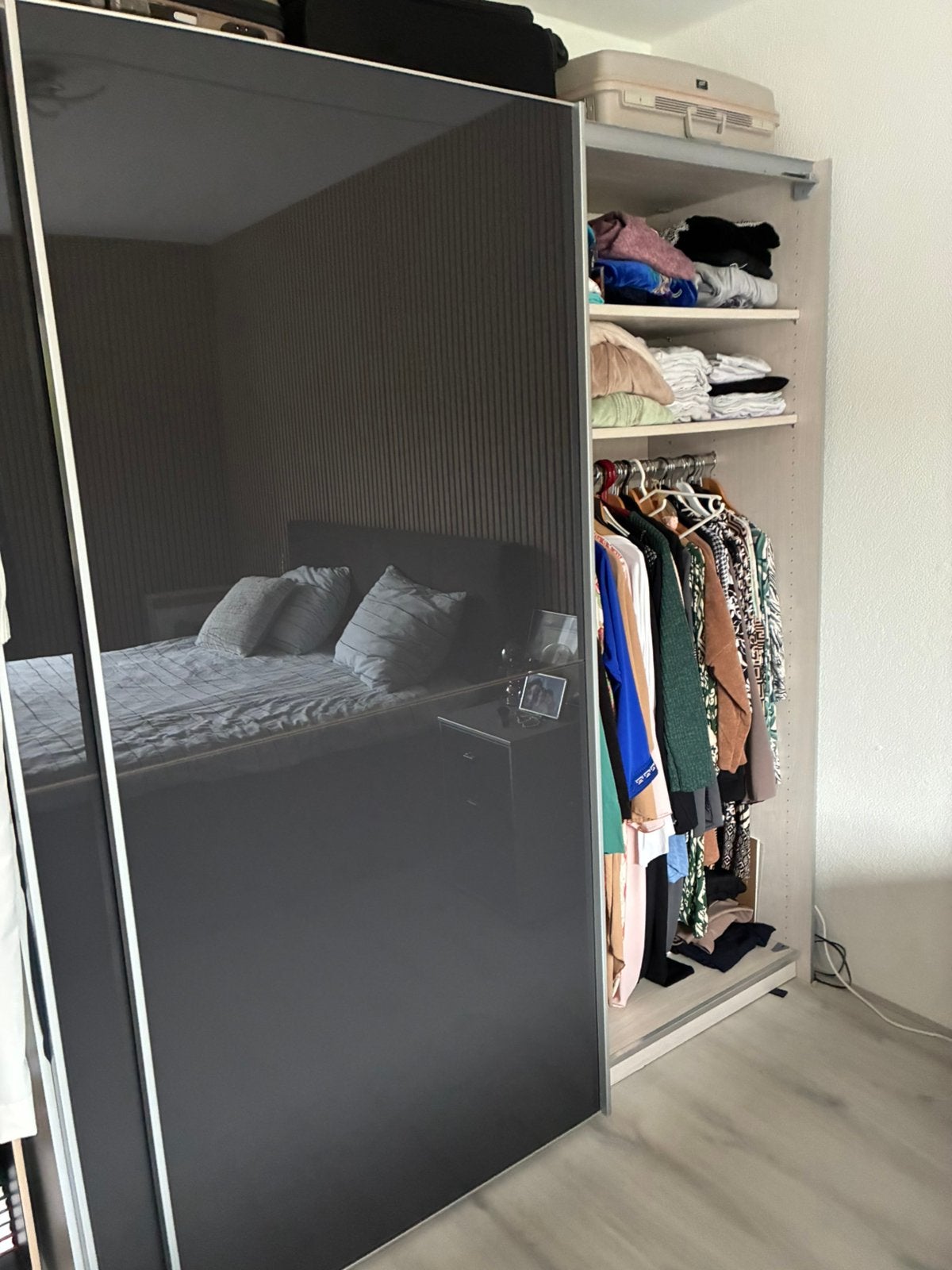 Kleding kast met schuifdeuren, Huis en Inrichting, Kasten | Kledingkasten, 200 cm of meer, Ophalen of Verzenden, Zo goed als nieuw