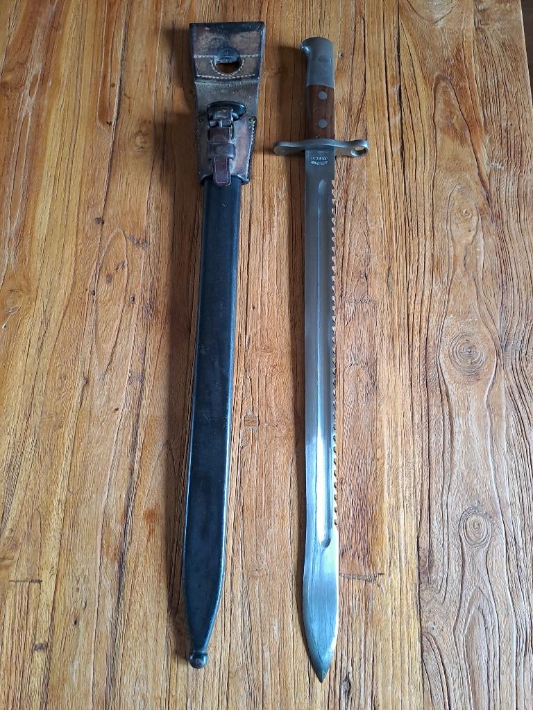 Schmidt Rubin Zaagtandbajonet Topstaat!, Verzamelen, Ophalen of Verzenden, Landmacht, Overige gebieden, Mes of Dolk