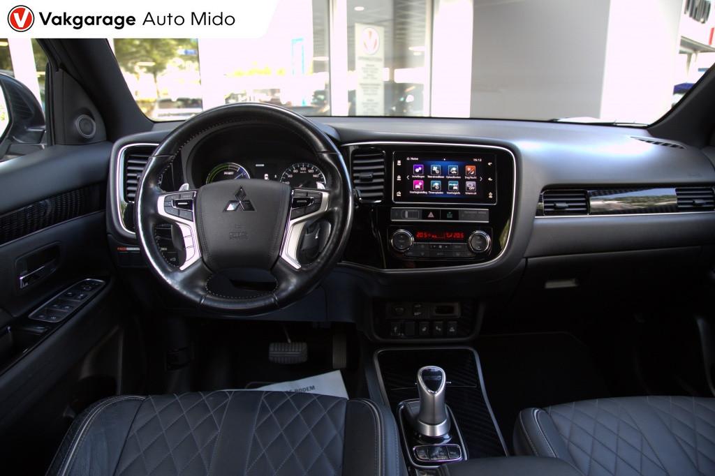 Mitsubishi Outlander 2.4 PHEV 4WD Automaat Instyle | Trekhaa, 12 maanden, 4 cilinders, Hybride Elektrisch/Benzine, SUV of Terreinwagen