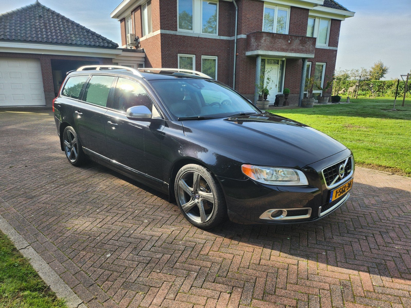 Volvo V70 R-Design bwj 2013, zeer mooi!, 1596 cc, Zwart, 4 cilinders, 179 pk