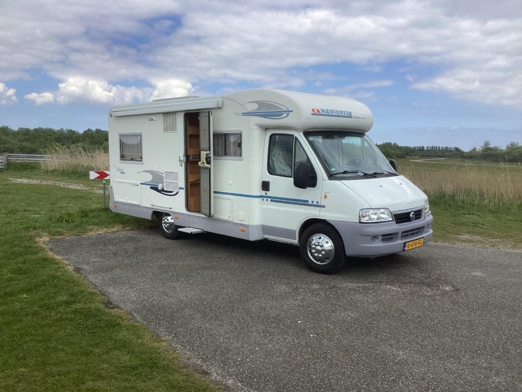 ADRIA C0RAL  650 SP  Bouwjaar 2005, Ringverwarming, Fiat, 6 tot 7 meter, Tot en met 3