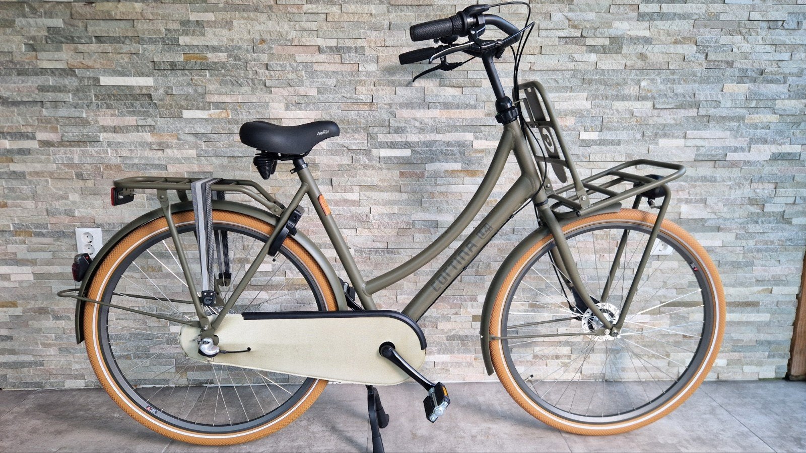 Cortina U4 Army Green Mat 28 inch Nieuwstaat !!

28 inch
fra, Fietsen en Brommers, Ophalen, Frame