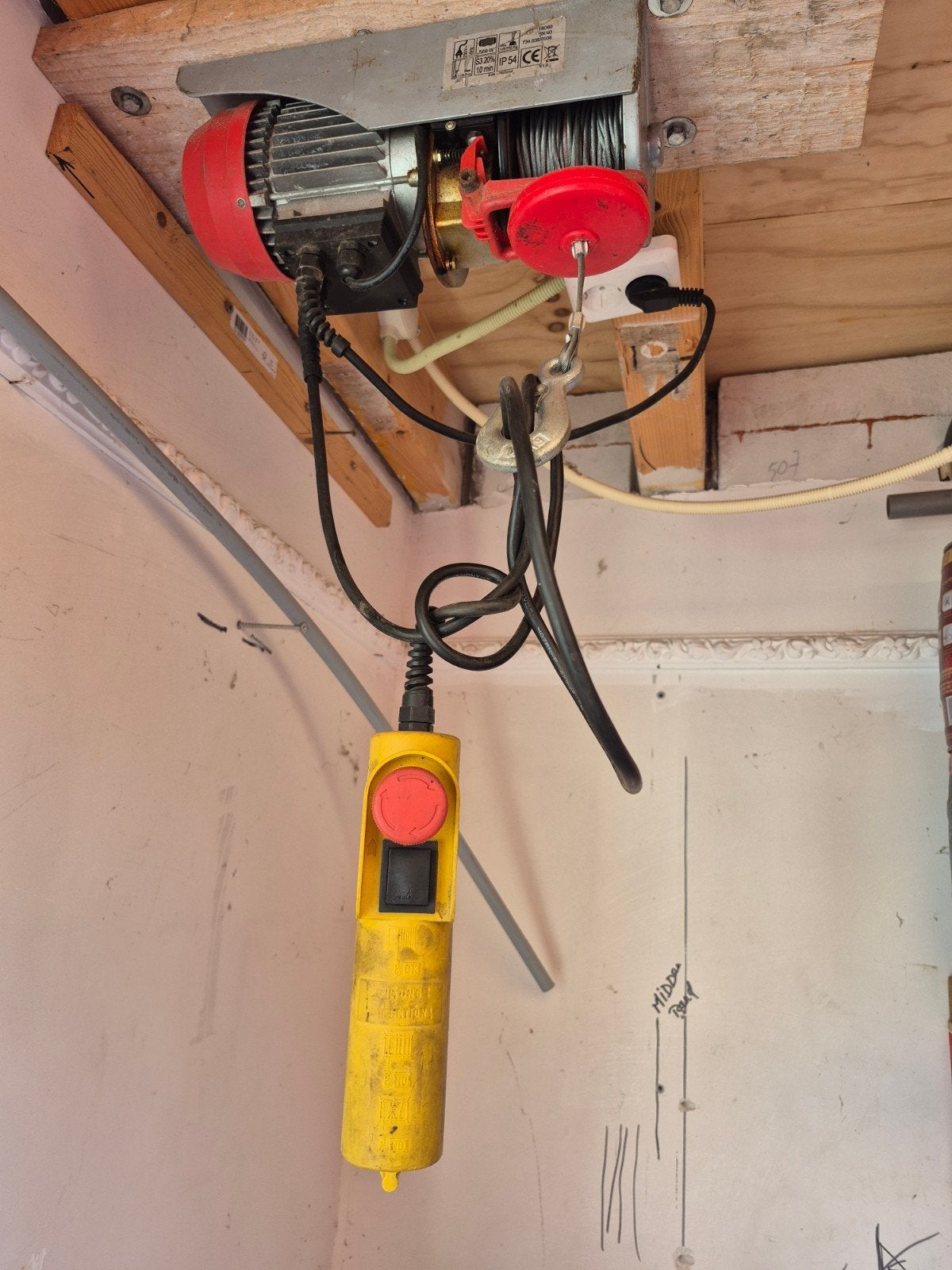 Elektrische takel / lier  250 kg  / 220v, Ophalen of Verzenden
