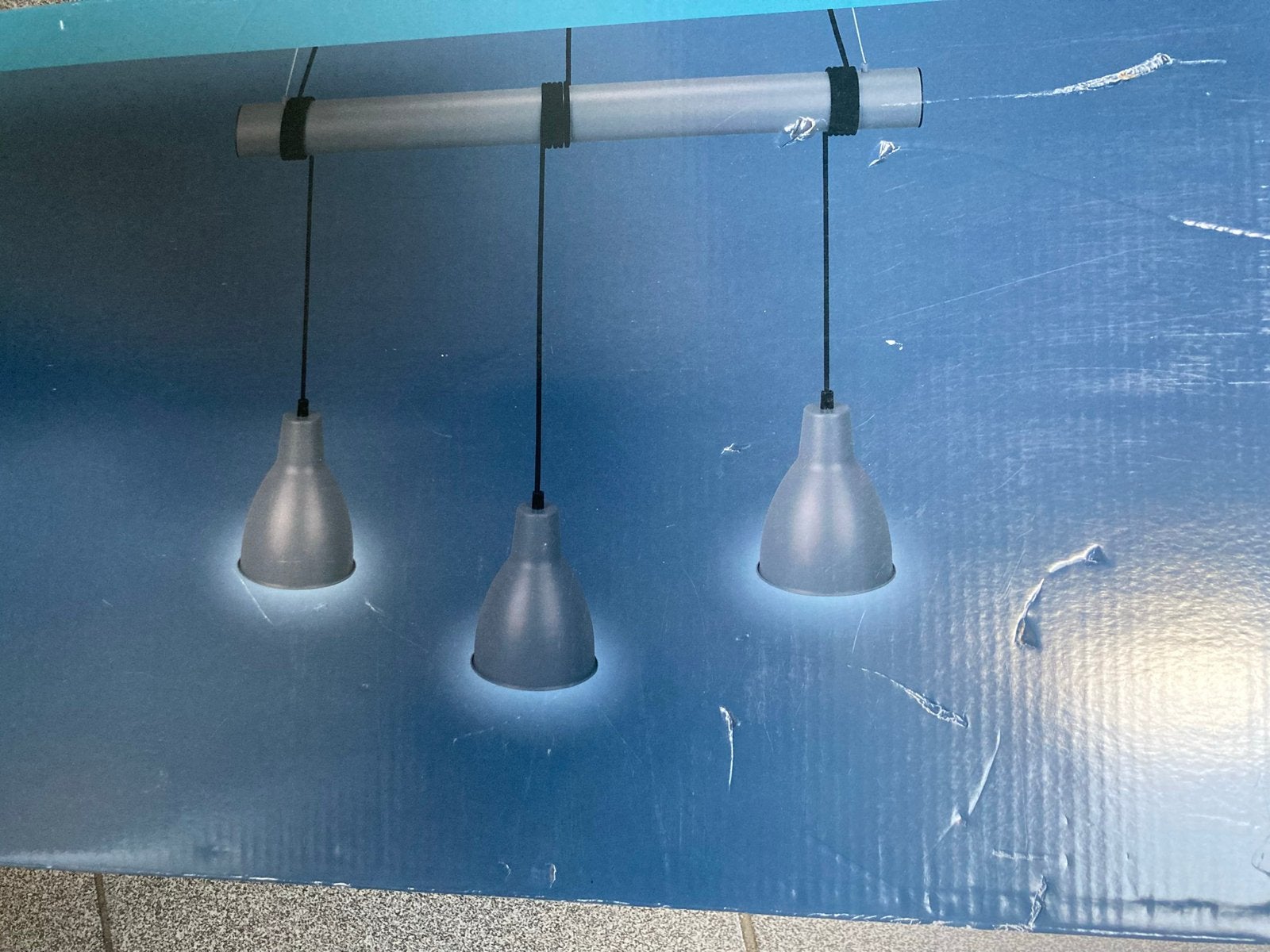 Grijze Kunststof hanglamp nieuw in doos, Ophalen of Verzenden, Zo goed als nieuw, Kunststof