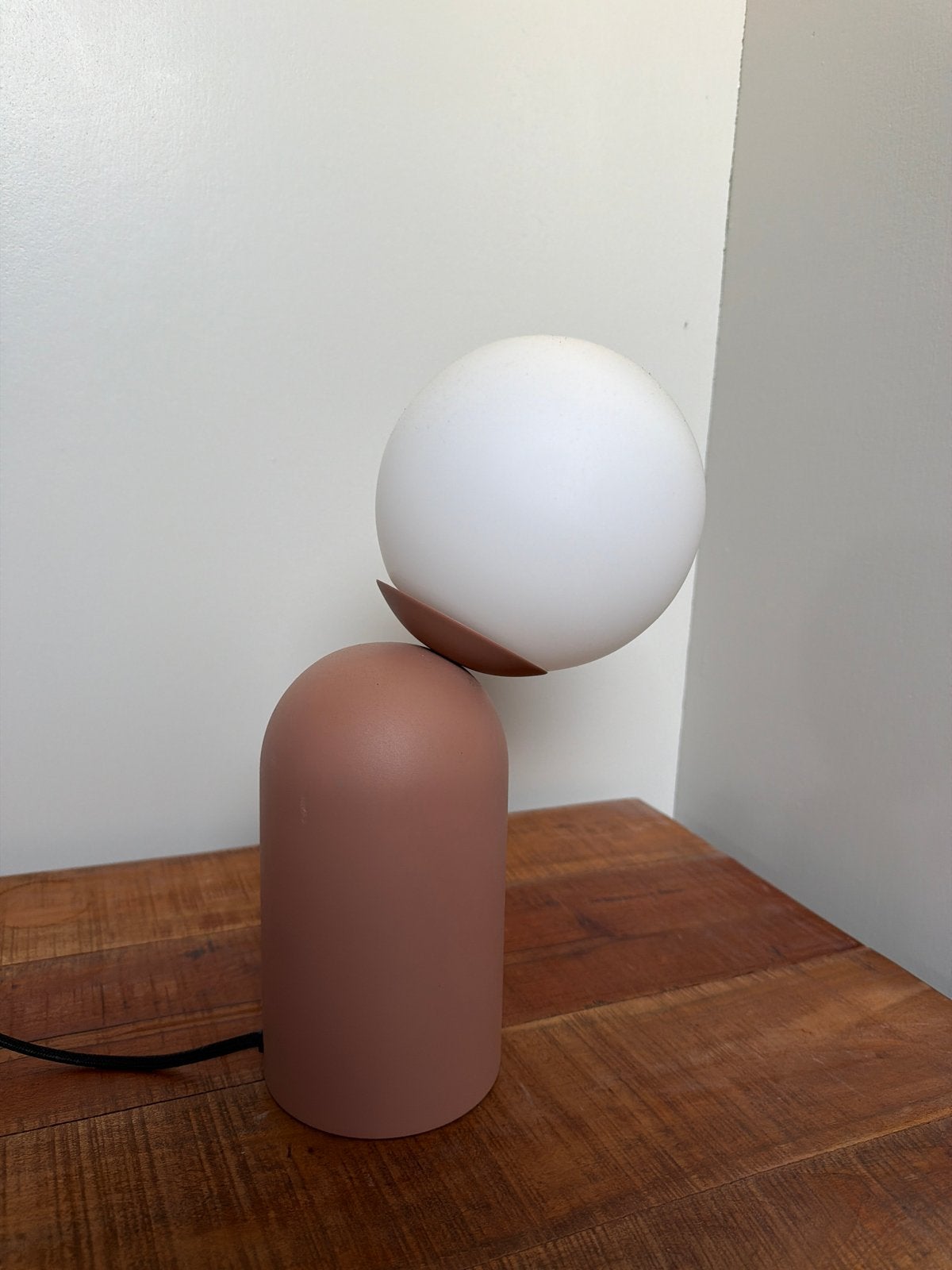 Moderne tafellamp met bolvormige kap - MADE, Huis en Inrichting, Met schakelaar, Overige merken, Verzenden, Modern