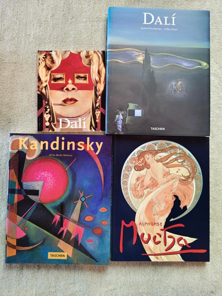 Boeken over Dalí, Kandinsky en Alphonse Mucha, Boeken, Ophalen of Verzenden, Zo goed als nieuw