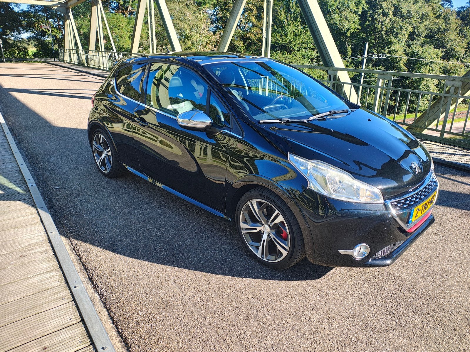 Peugeot 208 1.6 GTI 147KW 3-D 2014 Zwart, Auto's, Voorwielaandrijving, Zwart, Origineel Nederlands, Handgeschakeld