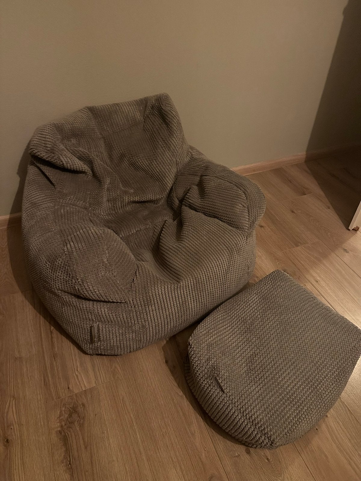 Big Bertha Loungepug tiener zitzak met voetenbankje, Ophalen of Verzenden, Zo goed als nieuw, Grijs, Zitzak