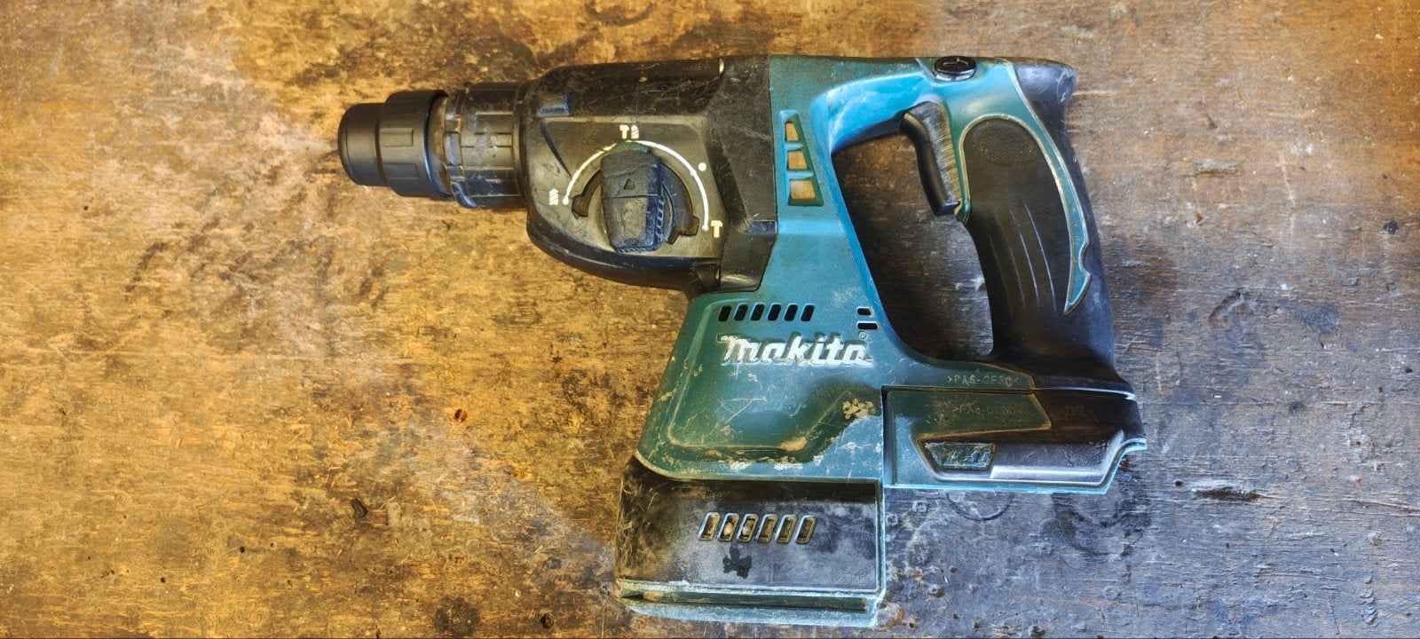 Makita dhr242 hamerboormachine, Doe-het-zelf en Verbouw, Gereedschap | Boormachines, Ophalen of Verzenden, Gebruikt, Boor- en Schroefmachine