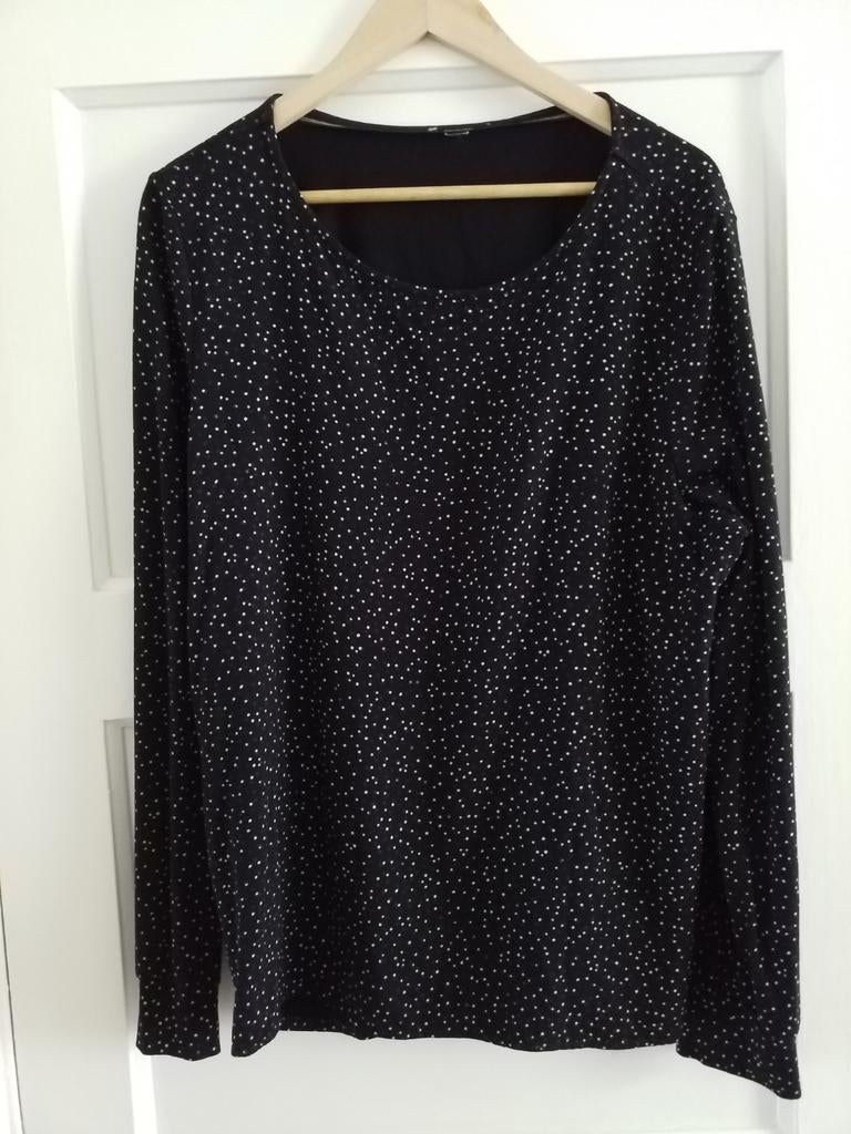 Top zwart met stippen maat XL ( in nieuwstaat ), Kleding | Dames, Tops, Zwart, Maat 46/48 (XL) of groter, Ophalen of Verzenden