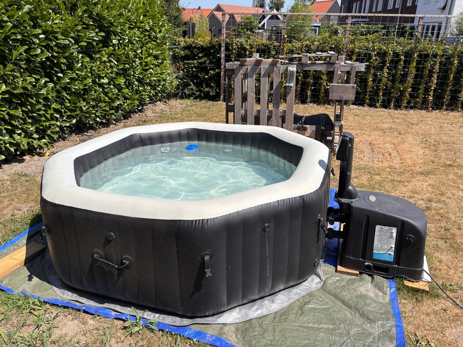 Intex PureSpa Opblaasbare Jacuzzi met Pomp en Afdekzeil, Ophalen, Gebruikt, Afdekzeil, Opblaasbaar