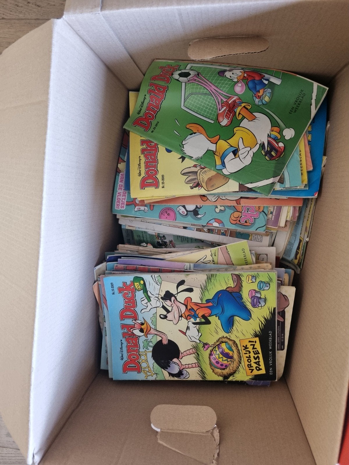 Grote dozen vol Donald Duck stripboeken en specials, Meerdere stripboeken, Ophalen, Gelezen