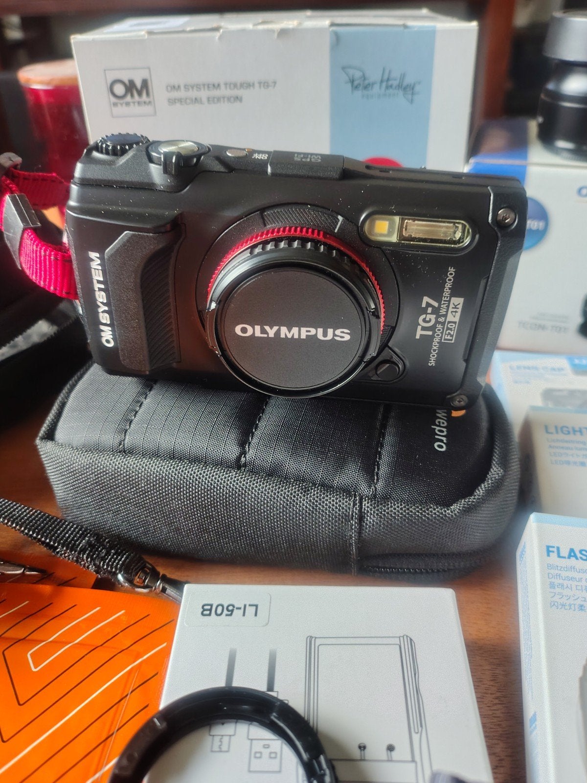 Olympus OM System Tough TG-7 Special Edition met accessoires, Camera, Ophalen of Verzenden, Nieuw