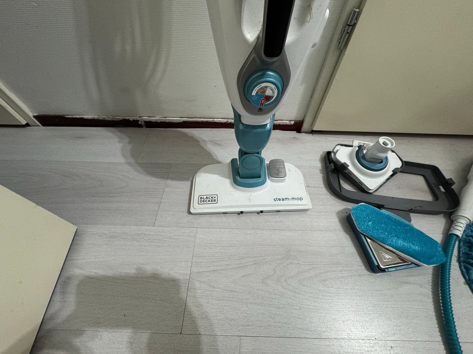 Black+Decker Steam-mop met accessoires, Ophalen, Gebruikt, Stoomreiniger, Reservoir