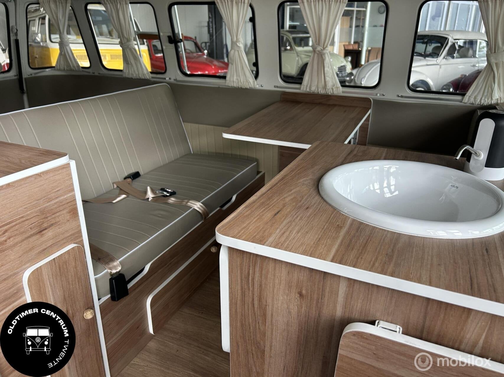 Gerestaureerde Volkswagen T2 camper, foto 9