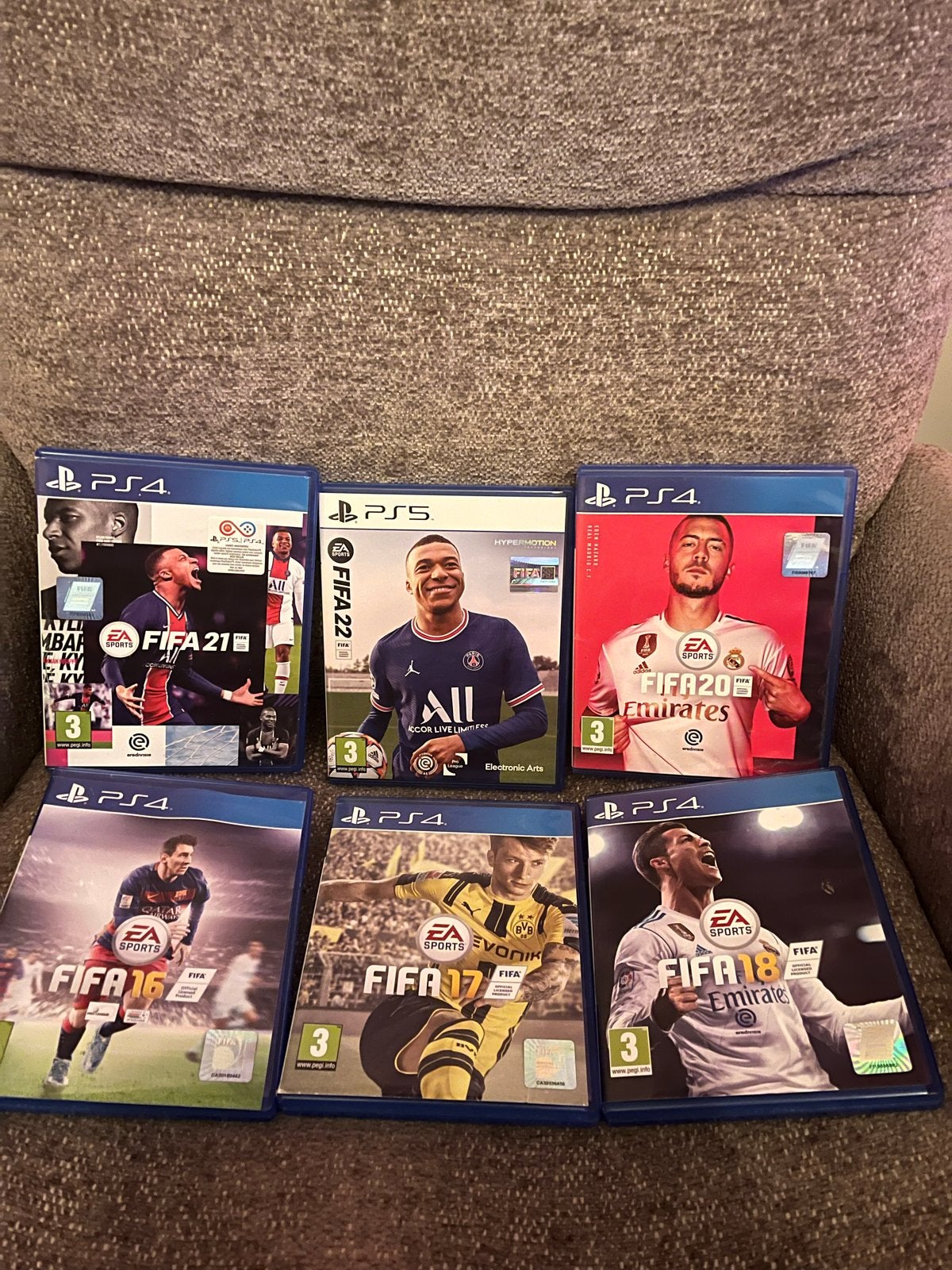 FIFA Games Collectie (PS4 & PS5) - Zo goed als nieuw, Eén computer, Ophalen of Verzenden, Zo goed als nieuw, Sport