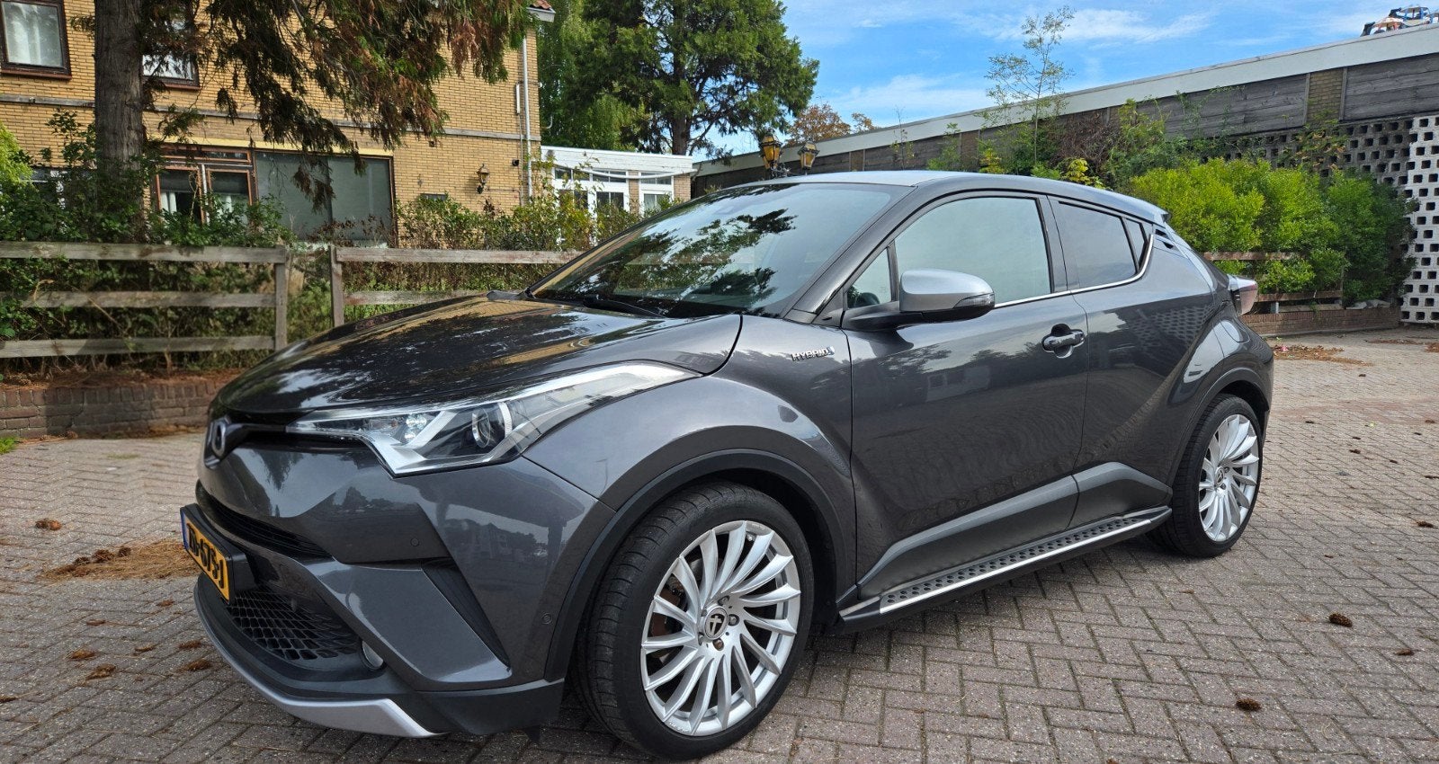 Mooie en bijzonder stijlvol aangeklede Toyota C-HR!, Auto's, 725 kg, Zwart, 4 cilinders, 75 €/maand