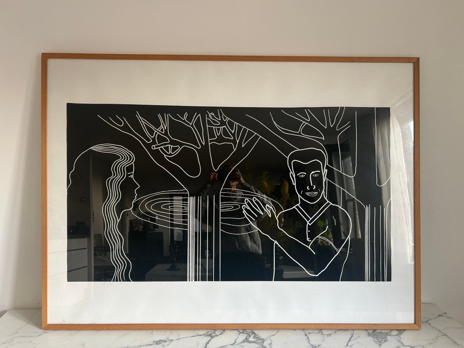 Uniek kunstwerk: Zwart-wit lijntekening in houten lijst, Antiek en Kunst, Kunst | Tekeningen en Foto's, Ophalen