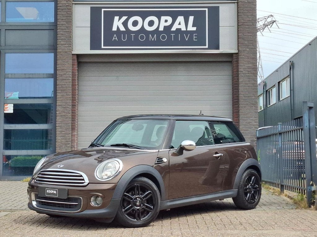 Mini 3-Deurs 1.6 Cooper 10 Years II | Navi | Leer | Volledig, Voorwielaandrijving, Euro 5, Zwart, 4 cilinders
