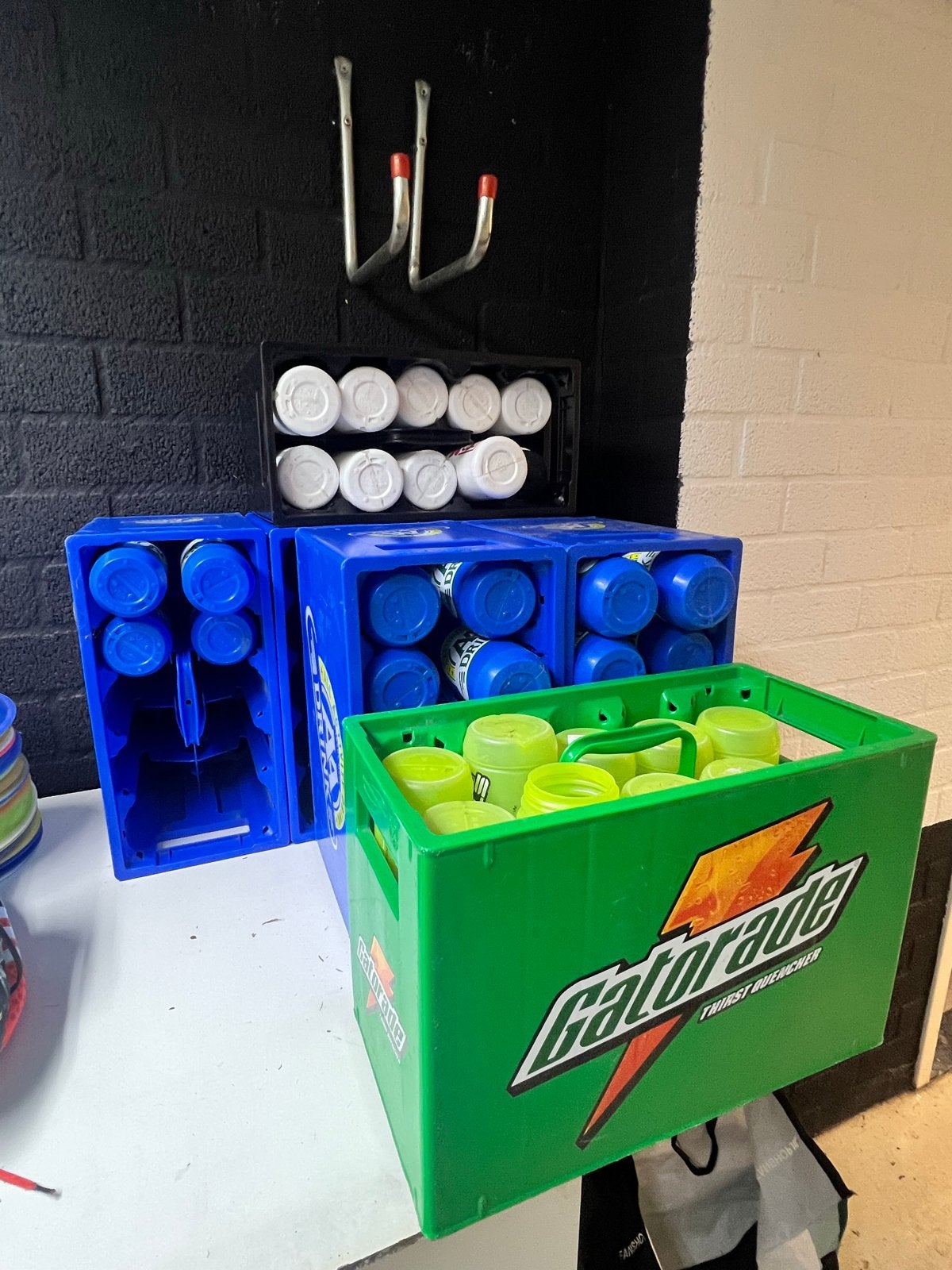 Gatorade en andere bidons met kratten, Ophalen of Verzenden, Gebruikt