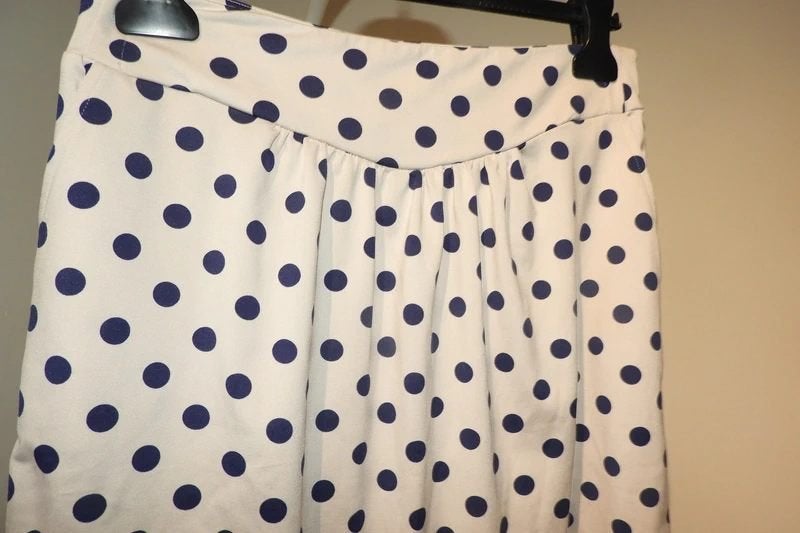 King Louie stretch rok creme blauwe stippen bollen print L, Verzenden, Wit, Maat 42/44 (L), Zo goed als nieuw