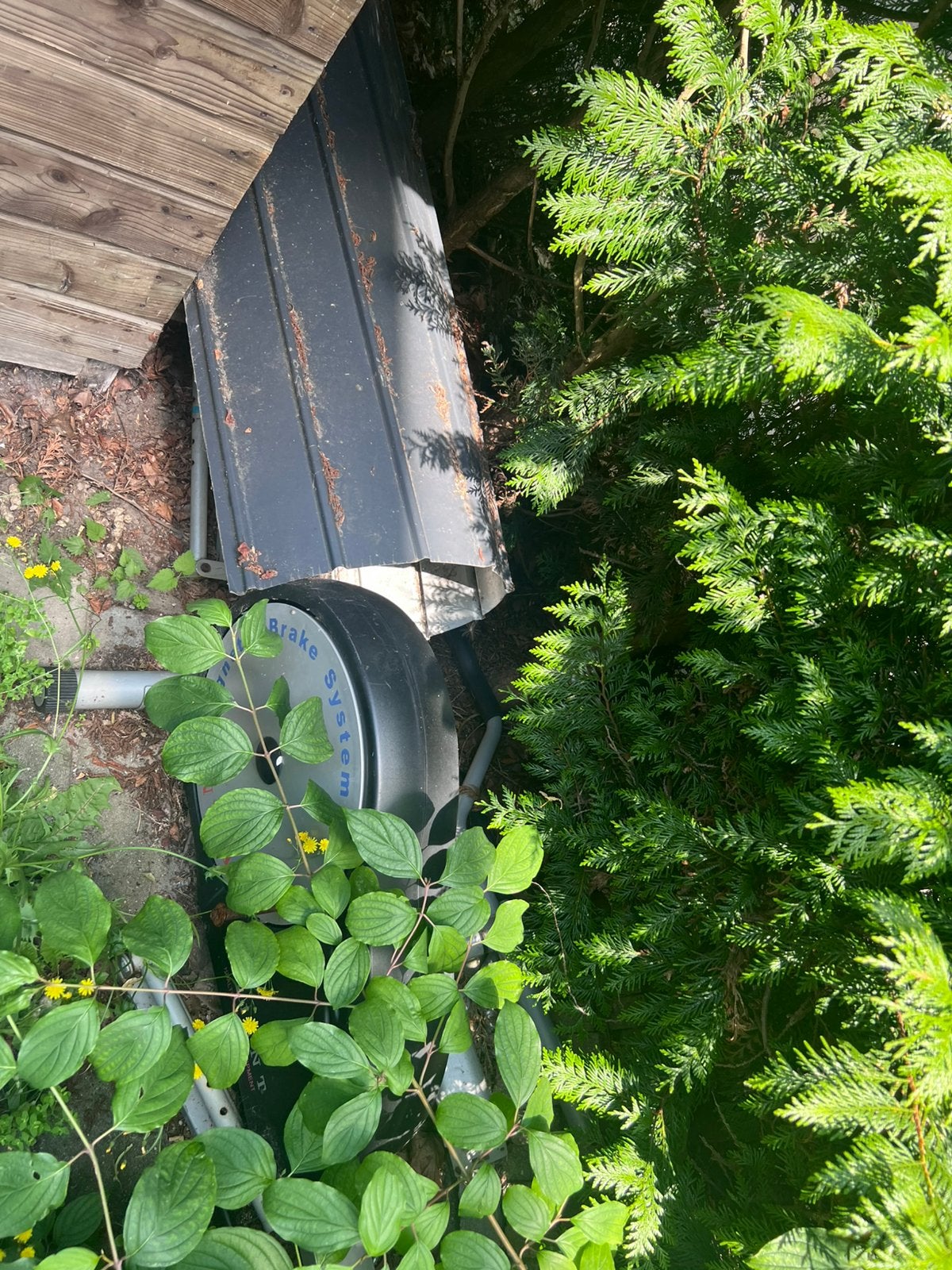 Gezocht: Afvoer van tuinafval (stenen en hout) – Zaandam, Ophalen, Zo goed als nieuw, Schuur