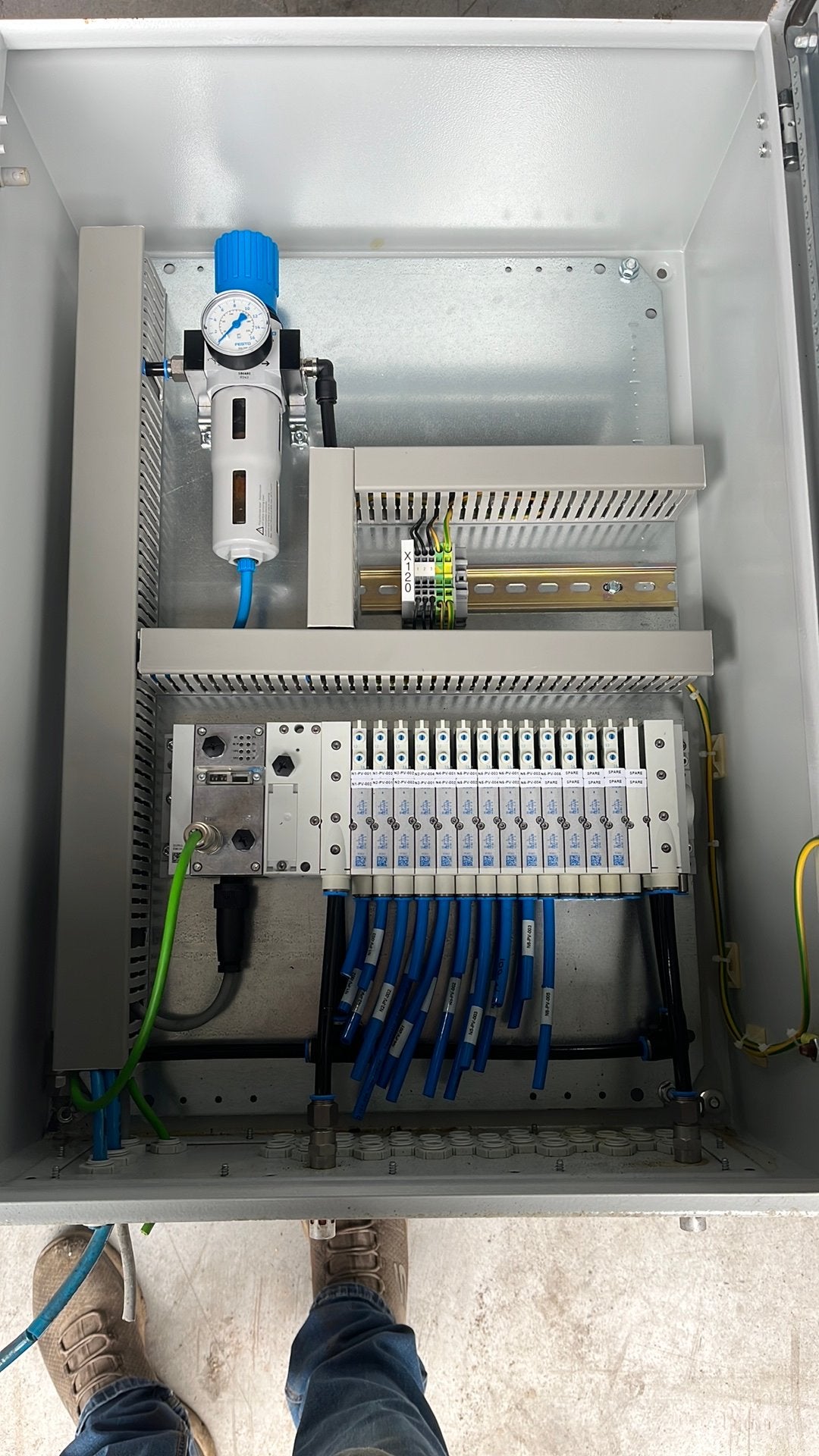 Festo besturing, Ophalen, Zo goed als nieuw, Plaatstaal