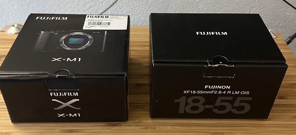 FUJIFILM X-M1 CAMERA BODY + XF 18-55mm F2.8-4 R LM OIS lens, 16 megapixels, Ophalen of Verzenden, Zo goed als nieuw, Fujifilm