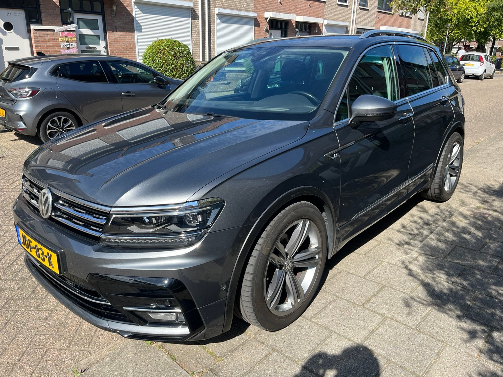 Volkswagen Tiguan 1.4 TSI 150pk 4Motion DSG 2018 Grijs, Automaat, Achterwielaandrijving, 1800 kg, Zwart