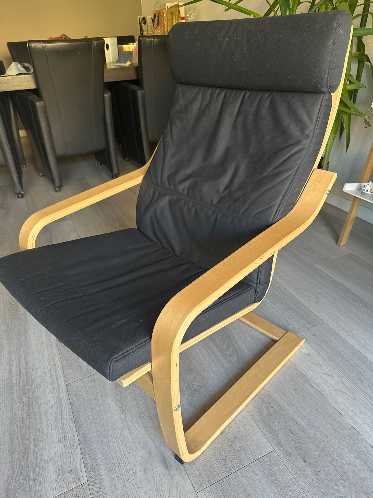 Ikea Poäng fauteuil met zwarte kussens, Ophalen, Gebruikt, Zwart, Eén