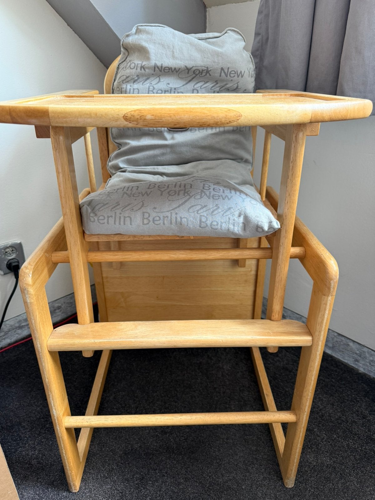 2 in1 kinderstoel, Kinderen en Baby's, Kinderkamer | Tafels en Stoelen, Ophalen, Zo goed als nieuw, Tafel(s) en Stoel(en)